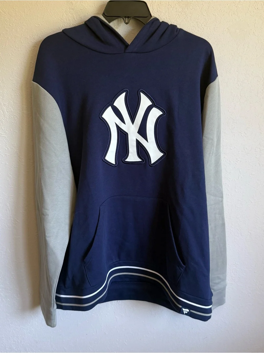 Men’s XL Navy and Gray Fanatics MLB New York Yankees Sporty Athletic Hoodie - Picture 1 of 7